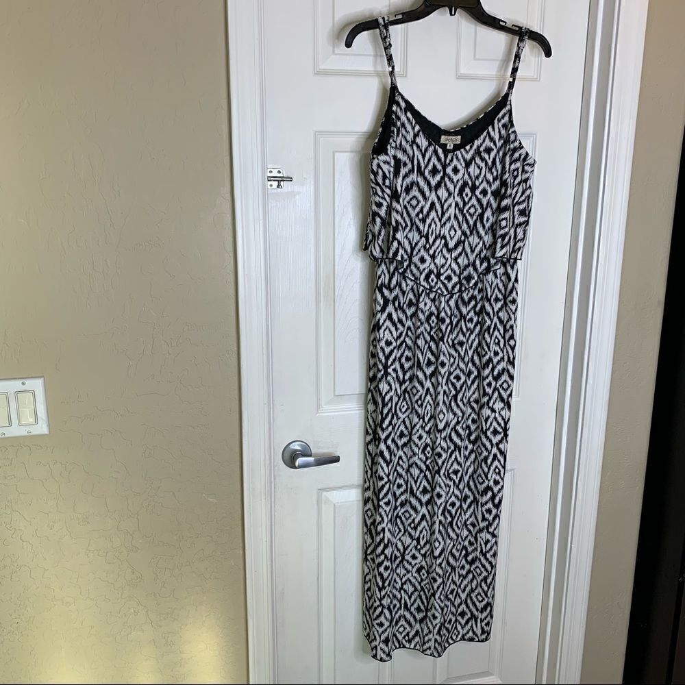 Magic Brand Dress Black and White Size XL